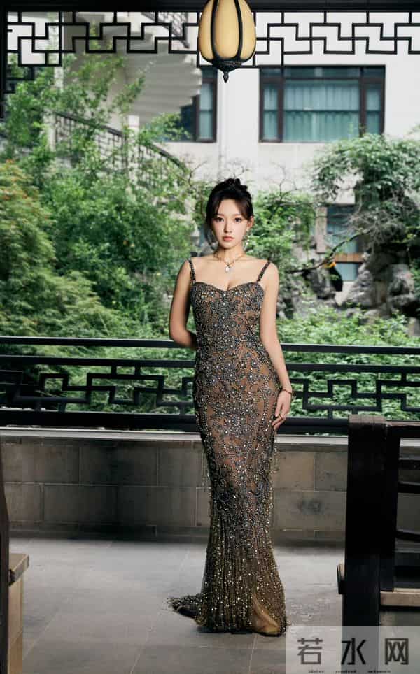 程潇 紧身吊带裙