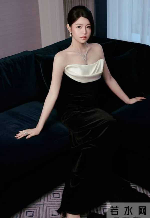 陈妍希,这套旗袍太配她了,最近她和周柯宇姐弟恋简直太火了