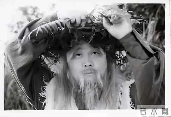 出名后出轨保姆、气死原配,如今77岁的他晚景凄凉,子女与其割席