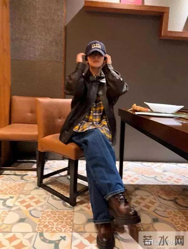 80 斤宋慧乔瘦脱相变纸片人 短发棒球帽扮假小子 ，这是怎么了？