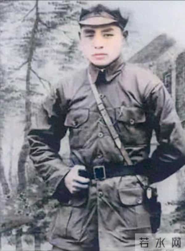 王近山的一张全家福,小二十岁妻子容貌清秀,一家人颜值太高了!