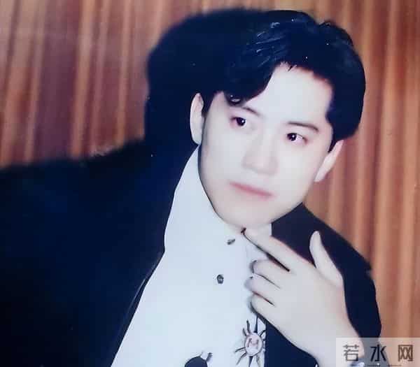 他8次上春晚,作死被捕,如今56岁无人问津,沦落到四处走穴