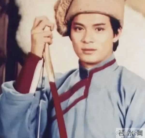 黄日华官宣退圈，一句话结束45年演艺路，这才是老戏骨该有的体面