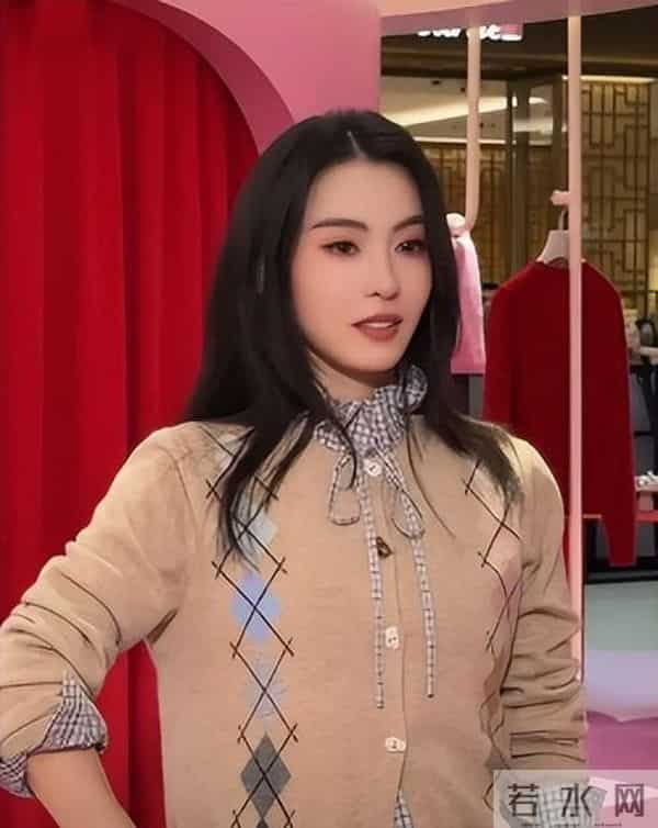 偷鸡不成蚀把米,本想“毁掉”张柏芝,不料自己先被扒了个底朝天