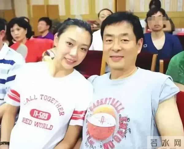 星三代出道！72岁濮存昕为11岁外孙女打call，长相引争议：不适合