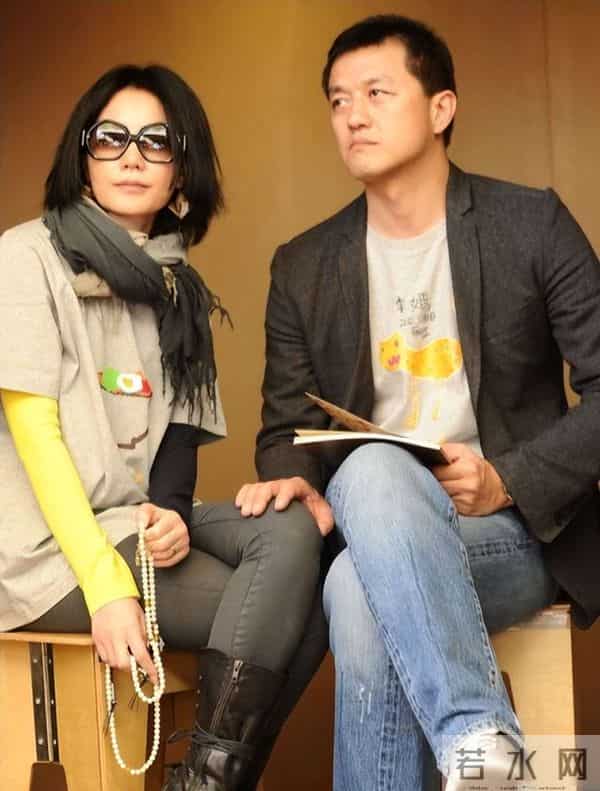 谢霆锋没想到,离婚12年李亚鹏公开晒王菲照片,有一件事他真做对