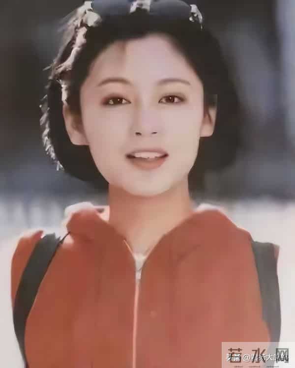 她不顾家人反对，执意嫁给大37岁的王奎荣，如今42岁过得怎样了