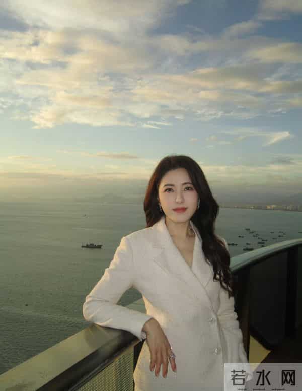 曾黎温婉明媚，岁月不败美人