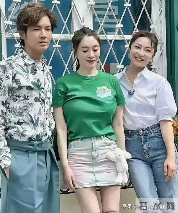 李小冉早年生图，这颜值身材，难怪富豪追十年