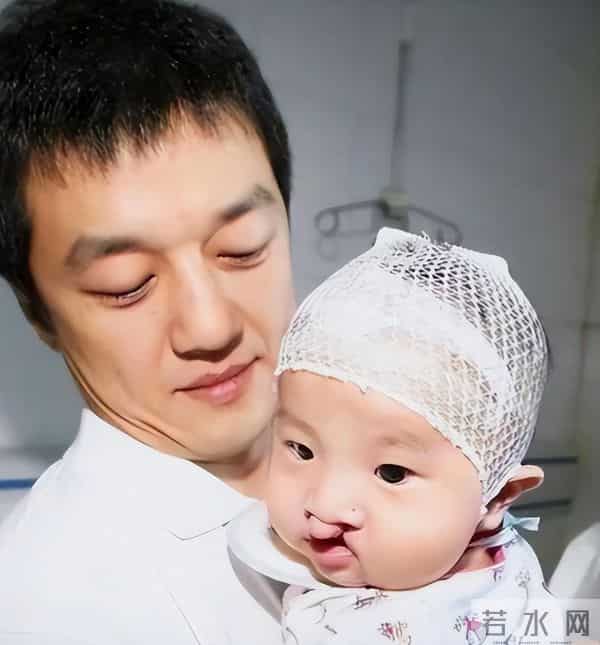 王菲也没想到,自己的现任男友谢霆锋,竟走上了和李亚鹏一样的路