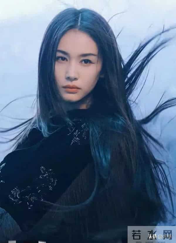 王子文真敢穿,蕾丝裙"半露不露"秀性感