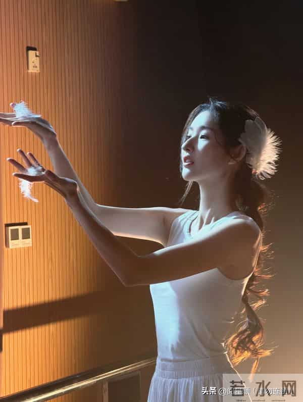 王玉雯 奶呼呼的小脸 逆天长腿 清纯灵动的美令人浮想