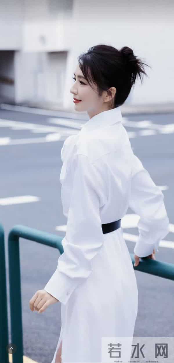 佟丽娅的黑与白