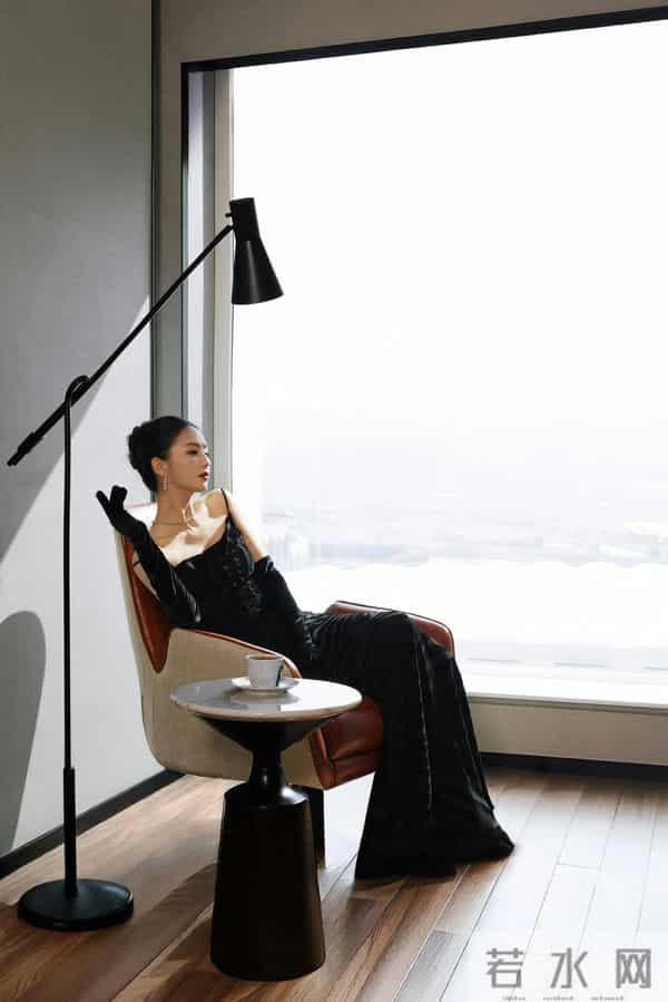 佟丽娅性感吊带写真美图