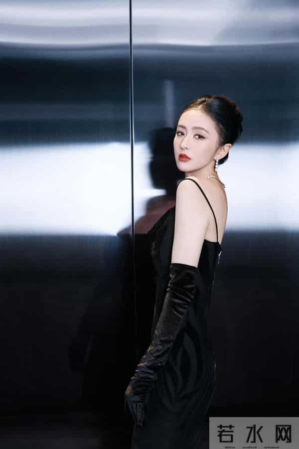 佟丽娅性感吊带写真美图