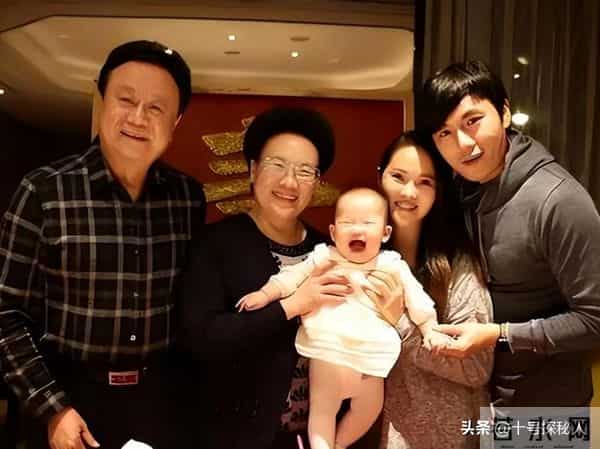 41岁嫁给庾澄庆，两年生二娃，张嘉欣比伊能静幸运的是张正芬老了