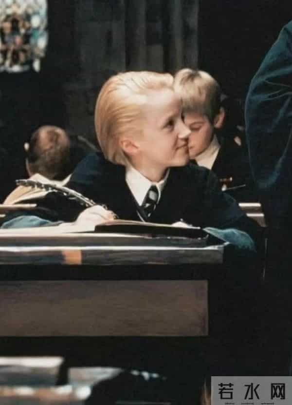 《哈利·波特》“马尔福”时隔15年回归,当年那个坏男孩如今成了这样?