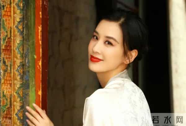 黄圣依反向开挂:杨子最讨厌的模样,她终于敢活出来了