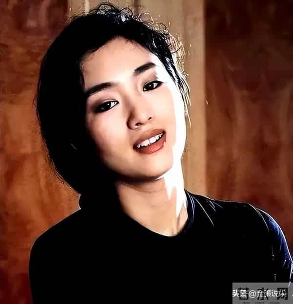 恩爱了6年,76岁的法国老公衰老萎缩,59岁的巩俐正绚烂如花