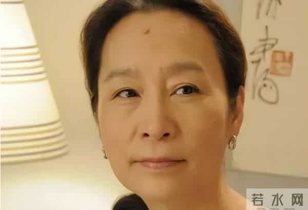 两天曝三瓜！索赔四千万，婚内出轨生子、双胞胎男孩，个个都离谱