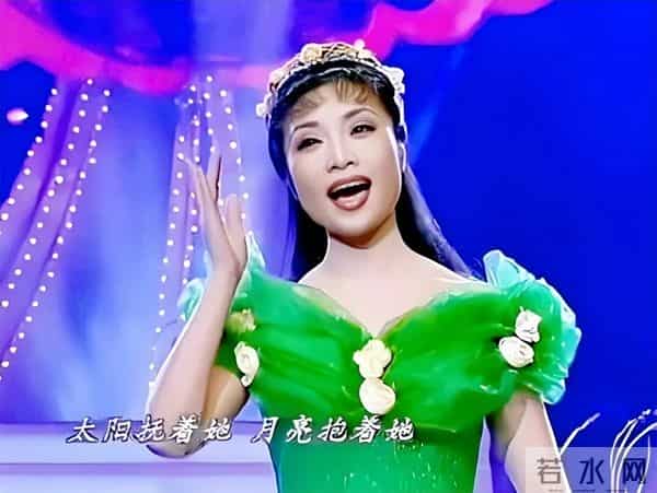 14次上春晚的著名女歌唱家,如今60岁仍未婚,现在的她过得怎样!