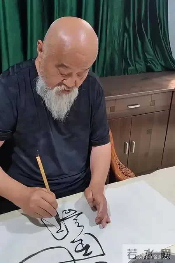 70岁的李琦：曾每天2包烟，顿顿8两酒，跟去世前的杨少华如出一辙