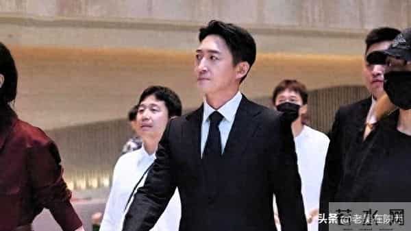 昔日恋情无疾而终，他转身娶小5岁同门师妹，夫妻携手红透荧屏