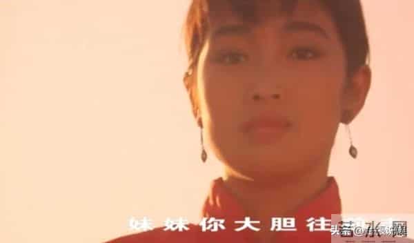 恩爱了6年,76岁的法国老公衰老萎缩,59岁的巩俐正绚烂如花