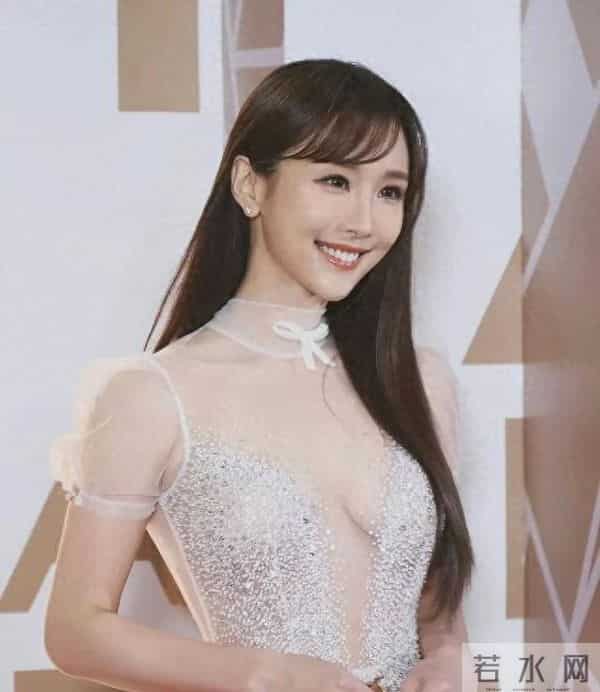 港星女神陈静身穿薄纱透视装,好身材一览无余,有实力啊 !