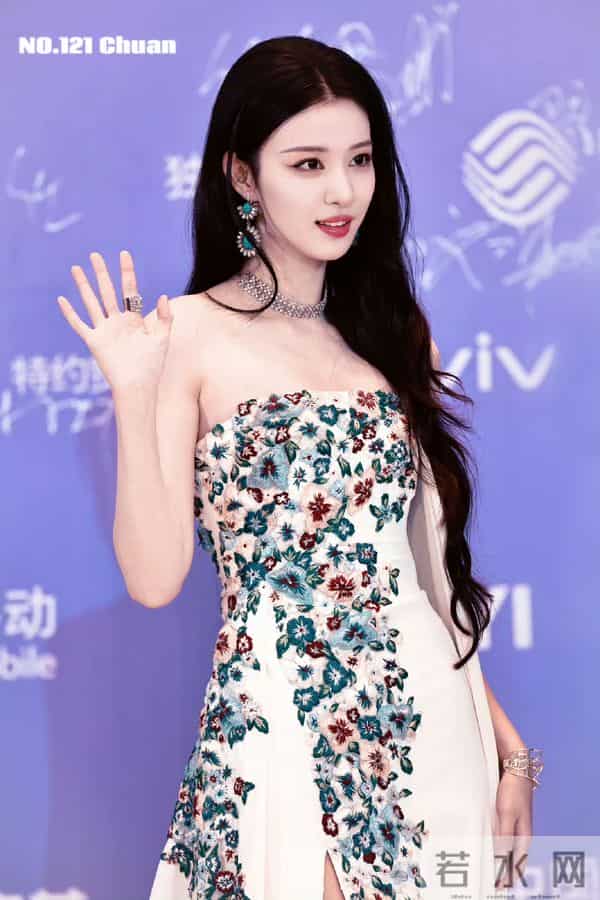 王楚然，咋拍的这么胖