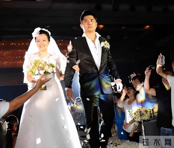 钱再多有什么用？嫁富豪13年独守娘家的潘阳，揭露婚姻处境太意外