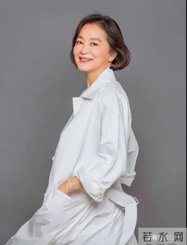 林青霞11亿豪宅遭大量蟑螂入侵,杀都杀不完,被吓到坐立难安