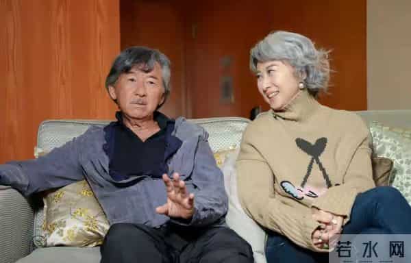 踹掉费翔，和林子祥结婚却分房睡的叶倩文，如今已走上了另一条路