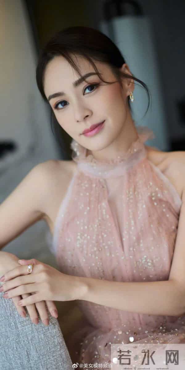 钟欣潼是香槟的味道