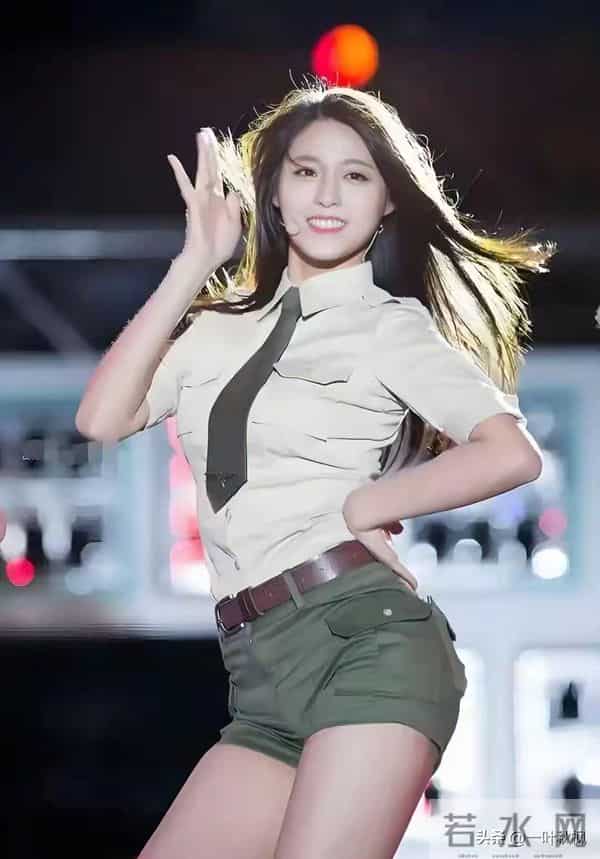 韩国顶级魅魔！拥有魔鬼身材，宅男炸弹金雪炫，超模标杆！