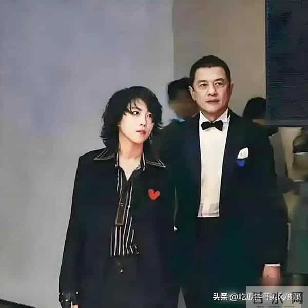 泪目！李亚鹏隐藏款女儿曝光，一句：这些年你不容易，走心了