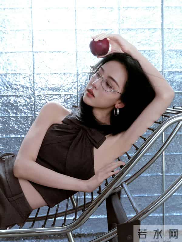 陈都灵小性感小妈级别