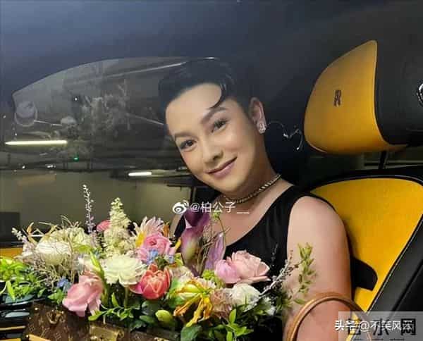 人民日报怒批!炫富、偷税749万、跑国外,现又来“割内地韭菜”