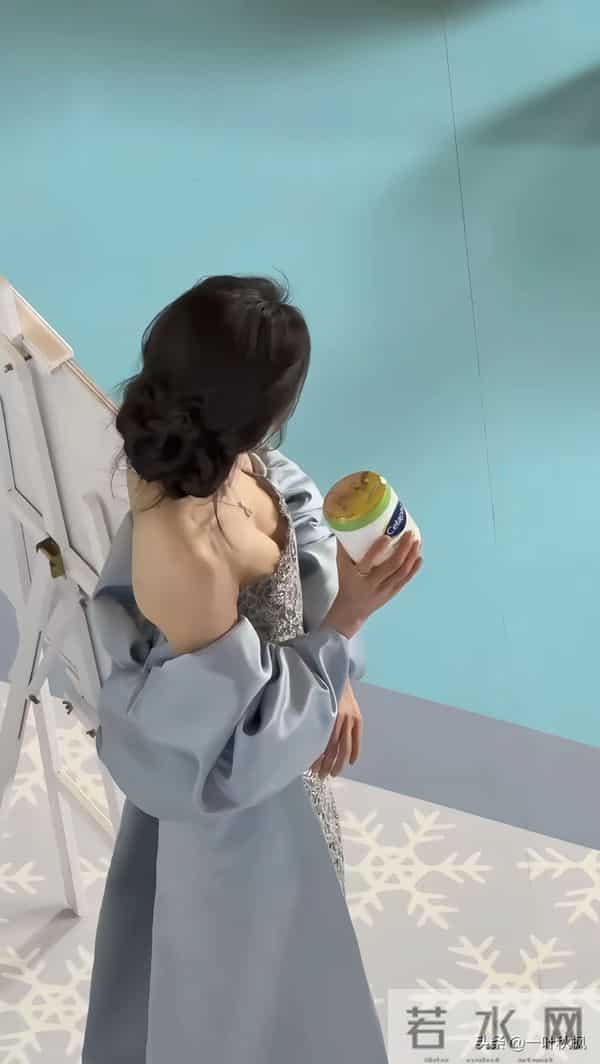 杨幂的横看成岭侧成峰