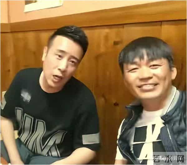 于和伟王宝强小酒馆聚餐,两人喝的脸通红,疑似于和伟妻子亮相