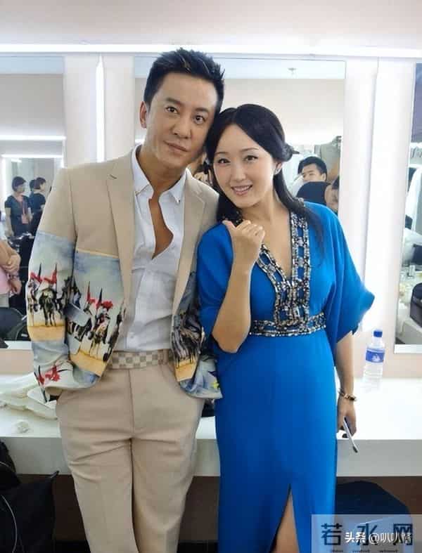 他8次上春晚，作死被捕入狱，如今56岁无人问津，沦落到四处走穴