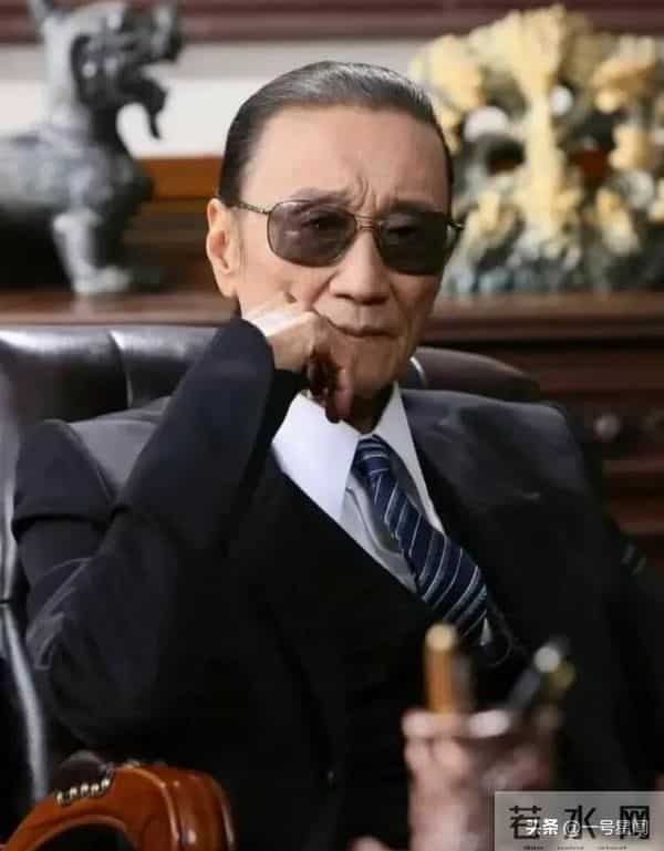 钱没了人还在，将近90瘫痪坐轮椅的谢贤，给想改遗嘱向太上了一课