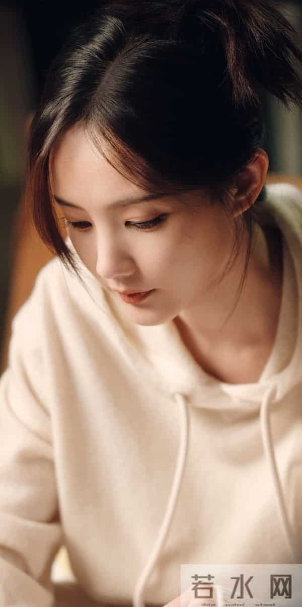 美女壁纸第2162期—李一桐