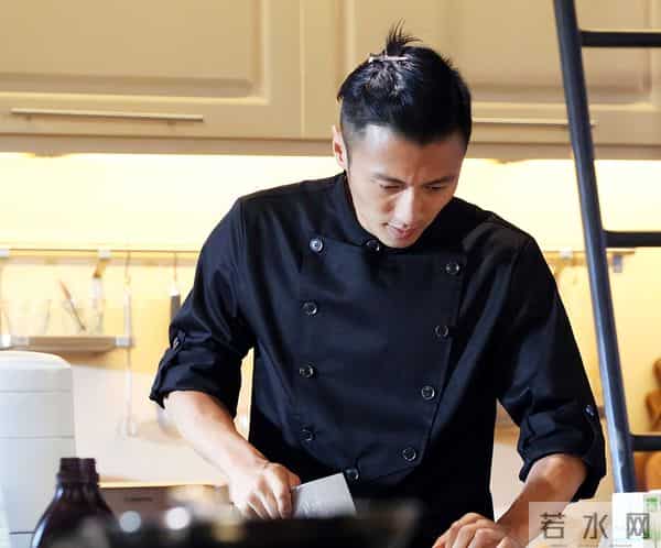 王菲也没想到,自己的现任男友谢霆锋,竟走上了和李亚鹏一样的路