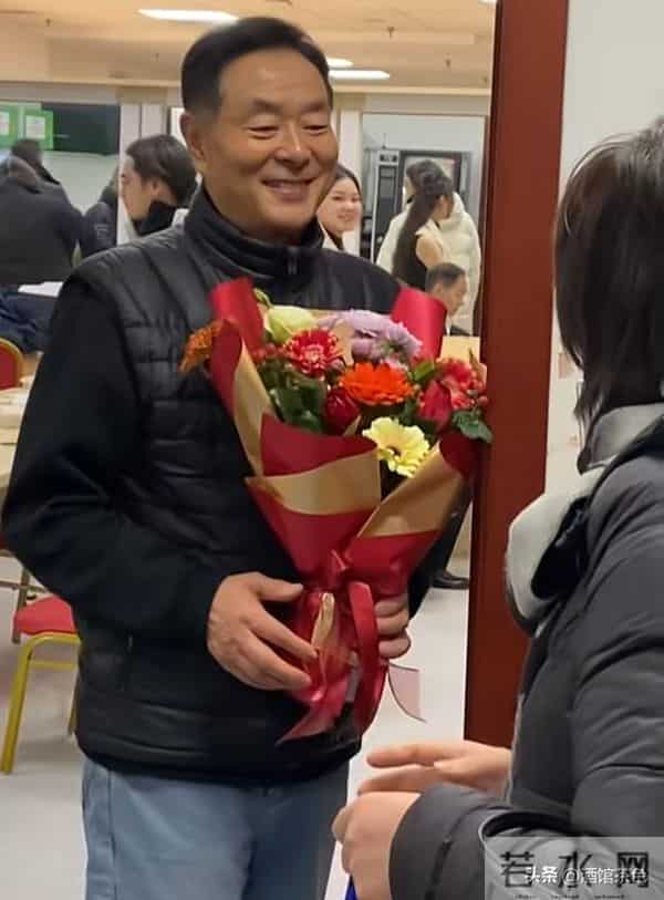 濮存昕现状：72岁不显老，女儿是大公司老板，外孙女开始为他争光