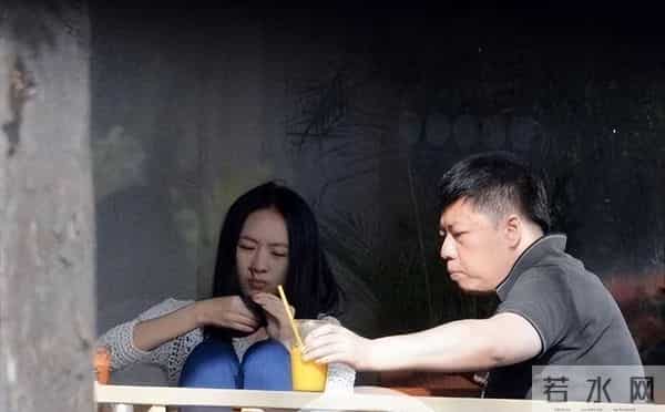 一嫁改命！被张国立儿子暴打，靠富豪老公上位，今40岁让蒋欣作配