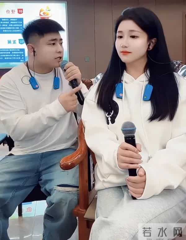 刘程离婚后，新搭档曝光温婉漂亮，两人默契十足，女方母亲很中意