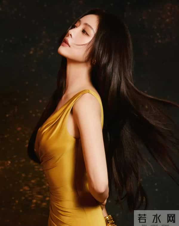 蔡文静总给人一种韩剧大女主的感觉、甜美的长相配上高冷的气质