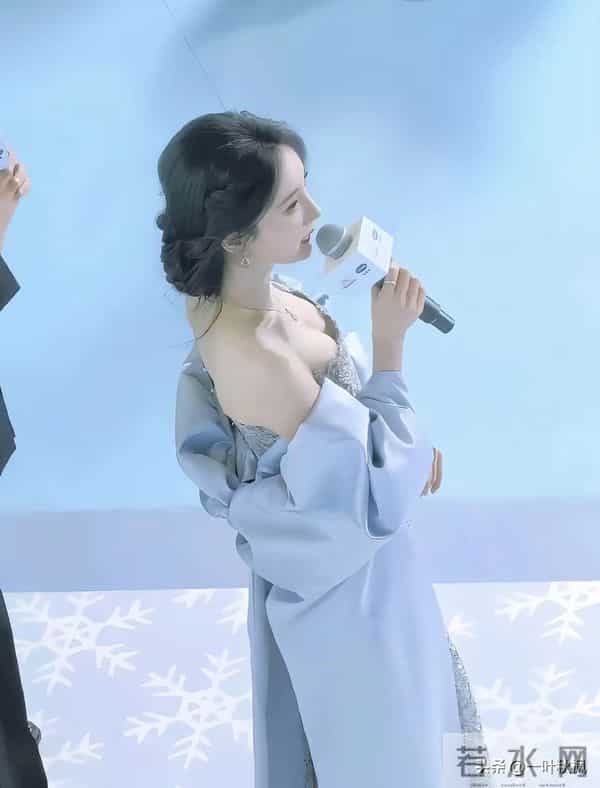 杨幂的横看成岭侧成峰