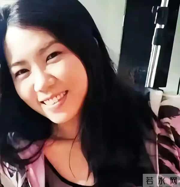 黎明现任老婆陈泳仪 比黎明小19岁,贤惠 一看就是安心过日子的女人